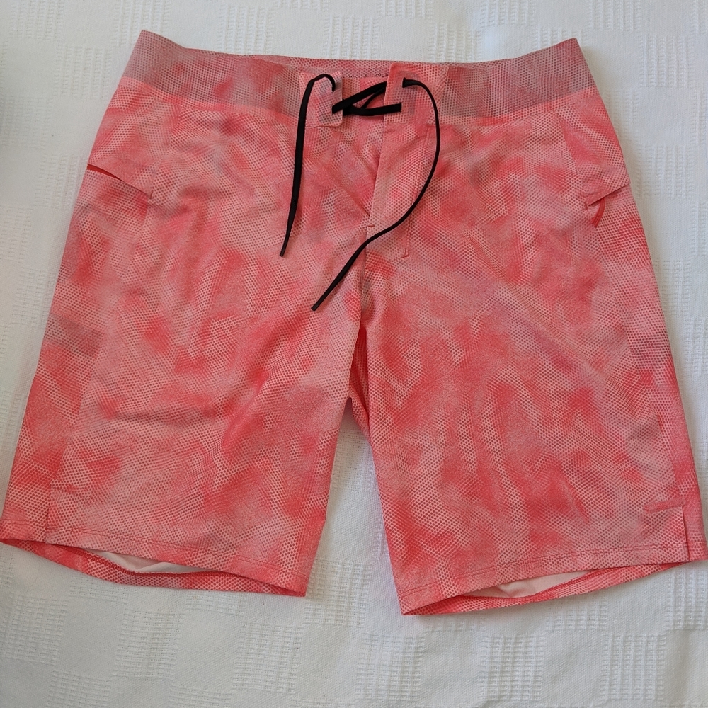 Lululemon board shorts NWOT 31